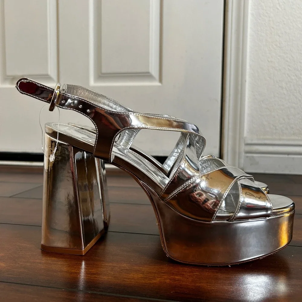NWOB Larroude Bee Chunky Platform Shoes Women size 11 Block Heel Strappy Silver